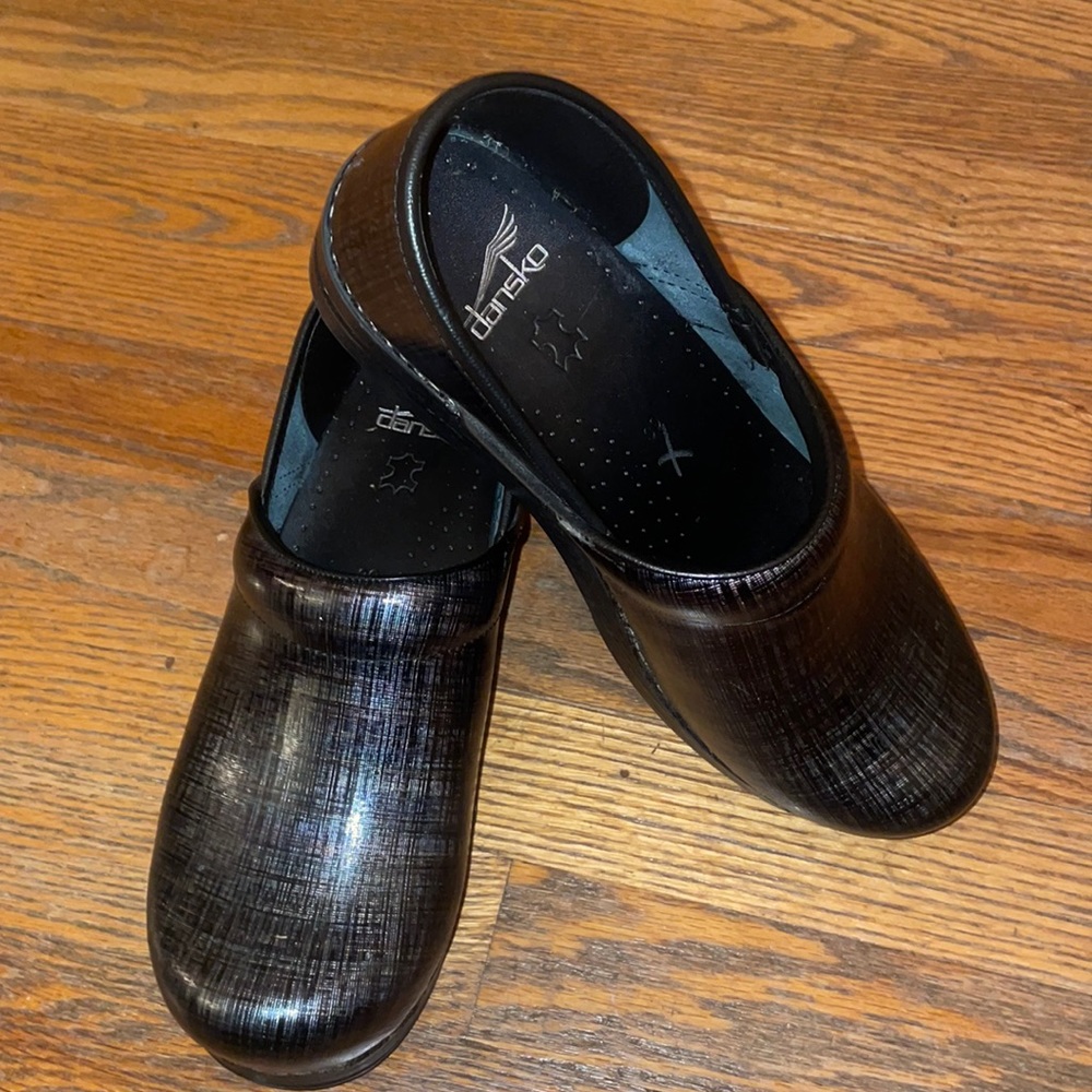 EUC Dansko Clogs